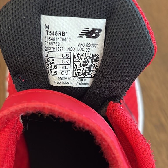New Balance Toddler Shoes. - Picture 2 of 3